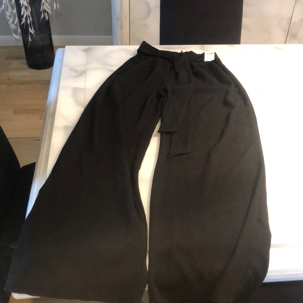 Windsor wise leg flouncy dress pants with tie